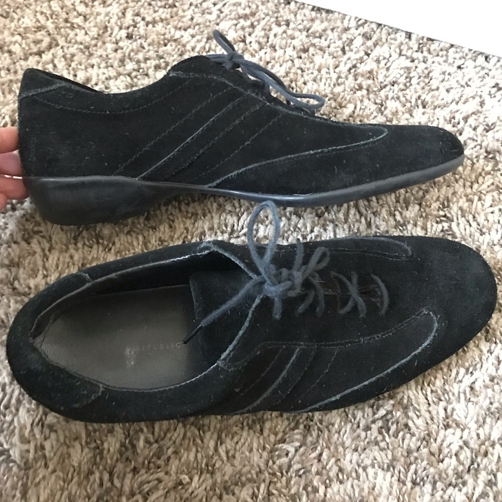 Banana Republic black suede lace up sneakers 8